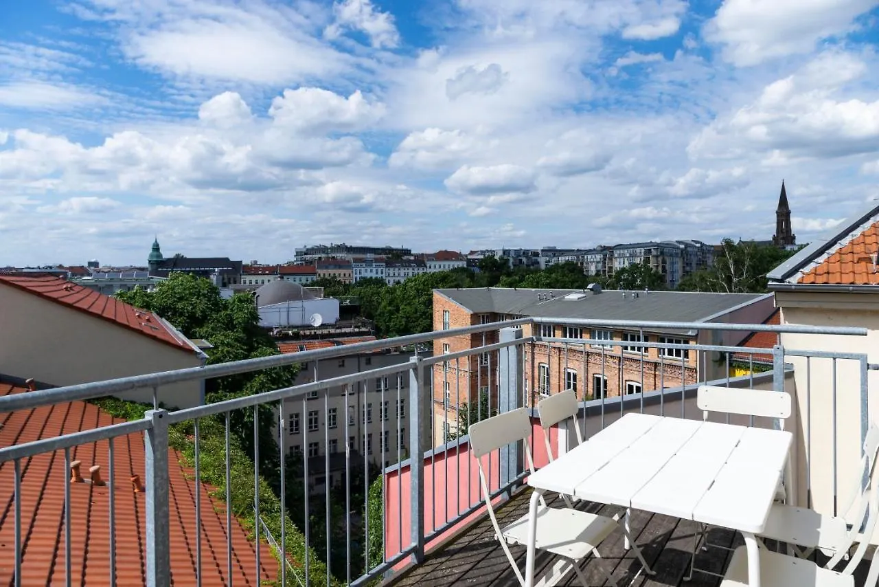 Urban Rooftop Apartment - Berlin Mitte +A/C location